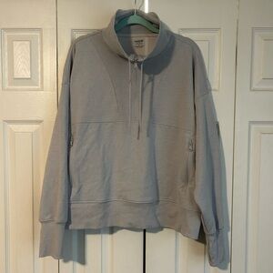 Old Navy Active Dynamic Fleece in Cream